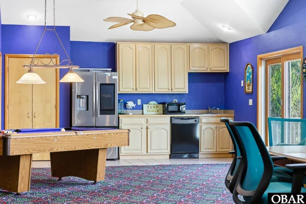 $1,100,000 | 1044 Whalehead Drive, Corolla, NC 27927