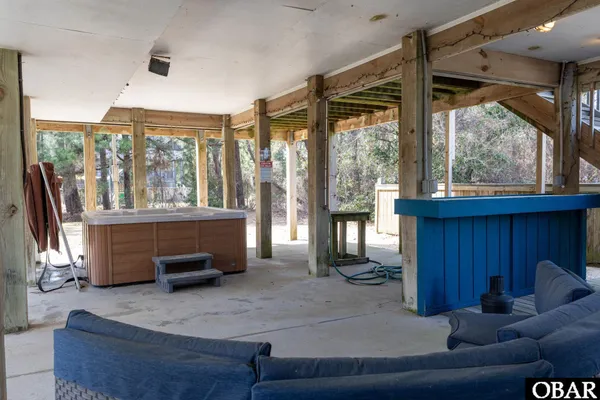 $1,100,000 | 1044 Whalehead Drive, Corolla, NC 27927