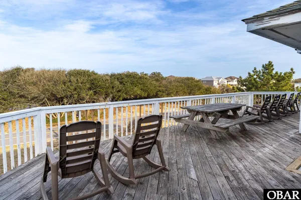$1,100,000 | 1044 Whalehead Drive, Corolla, NC 27927