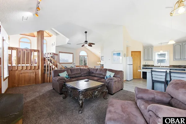 $1,100,000 | 1044 Whalehead Drive, Corolla, NC 27927