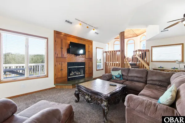 $1,100,000 | 1044 Whalehead Drive, Corolla, NC 27927