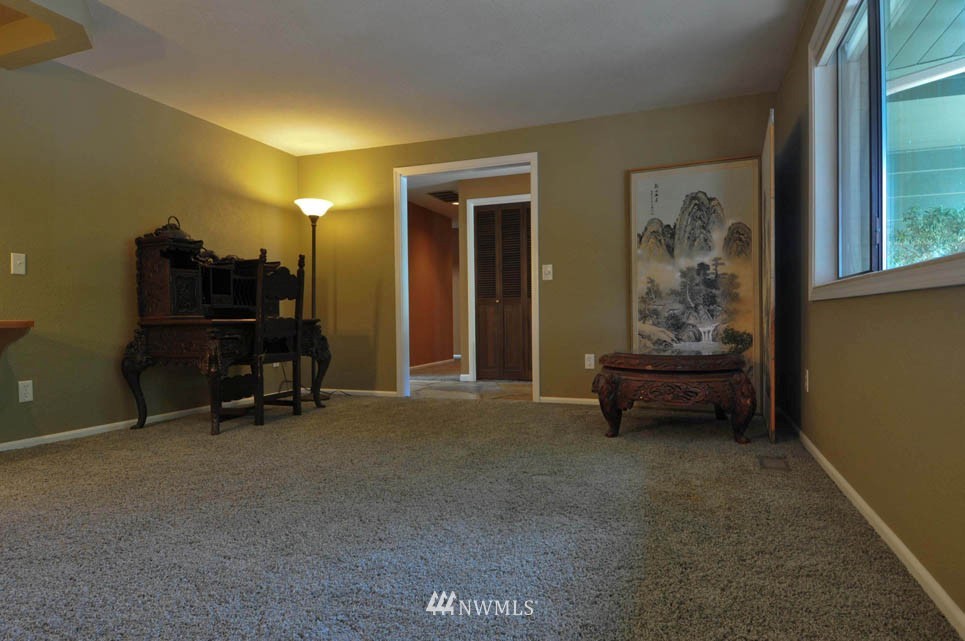 13706 139th Avenue Southeast Renton, WA 98059 - Photo 2 of 18