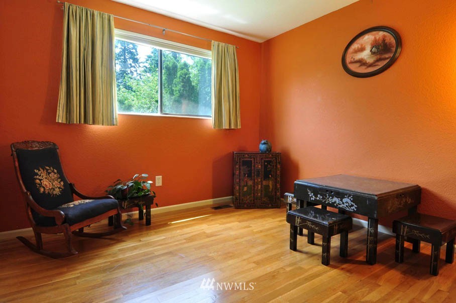 13706 139th Avenue Southeast Renton, WA 98059 - Photo 12 of 18