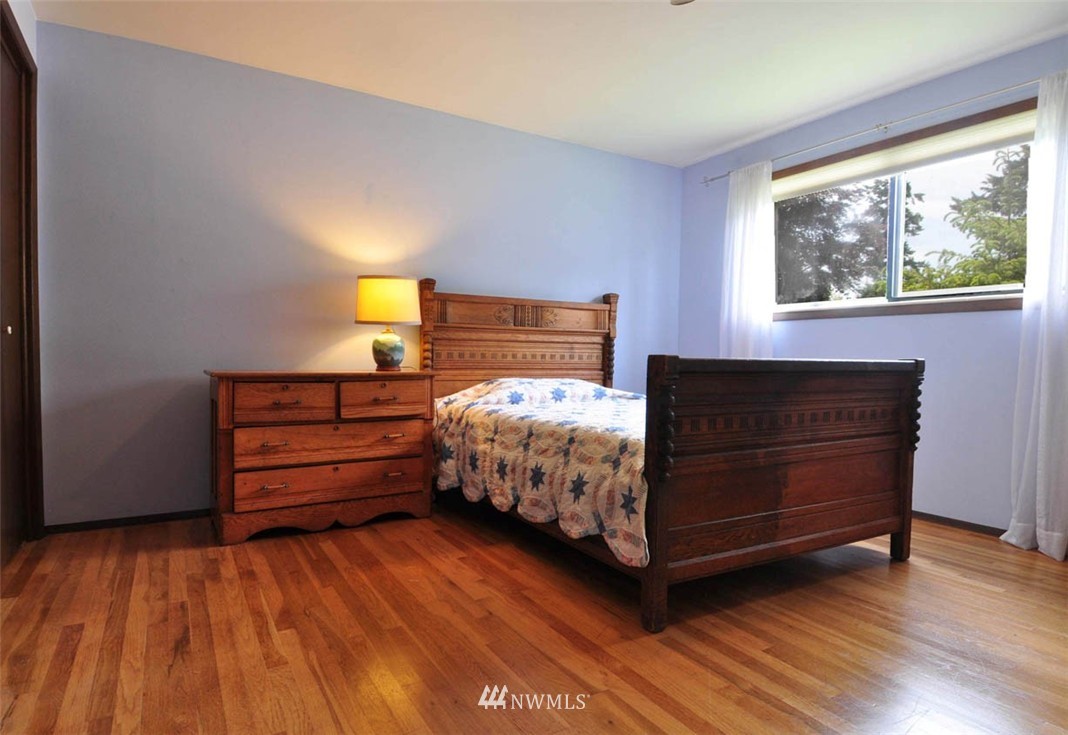 13706 139th Avenue Southeast Renton, WA 98059 - Photo 13 of 18