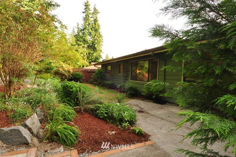13706 139th Avenue Southeast Renton, WA 98059 - Photo 15 of 18