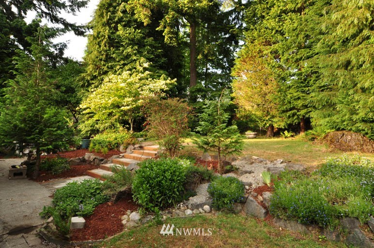 13706 139th Avenue Southeast Renton, WA 98059 - Photo 16 of 18