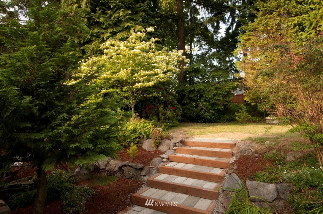 13706 139th Avenue Southeast Renton, WA 98059 - Photo 18 of 18