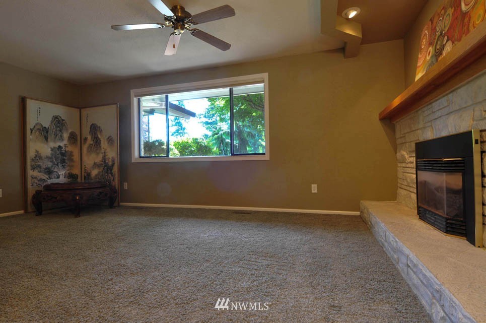13706 139th Avenue Southeast Renton, WA 98059 - Photo 3 of 18