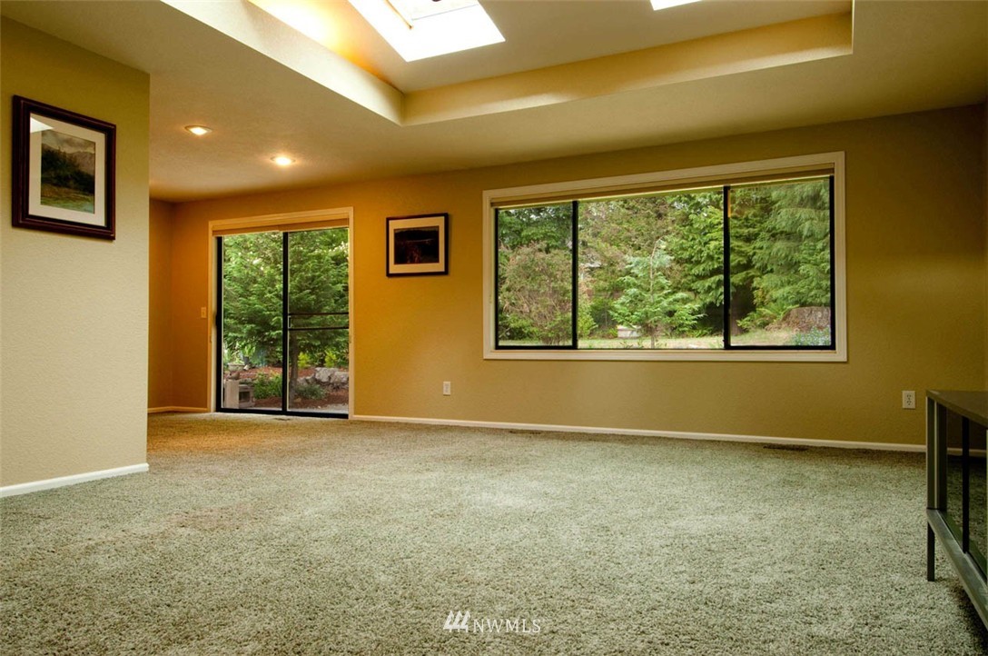 13706 139th Avenue Southeast Renton, WA 98059 - Photo 4 of 18