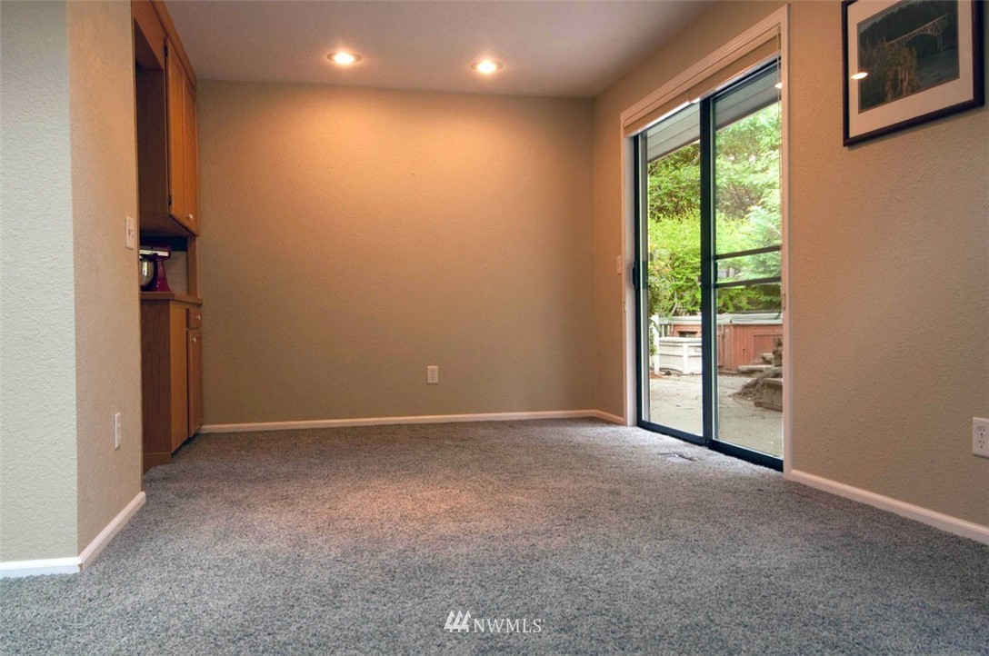 13706 139th Avenue Southeast Renton, WA 98059 - Photo 5 of 18