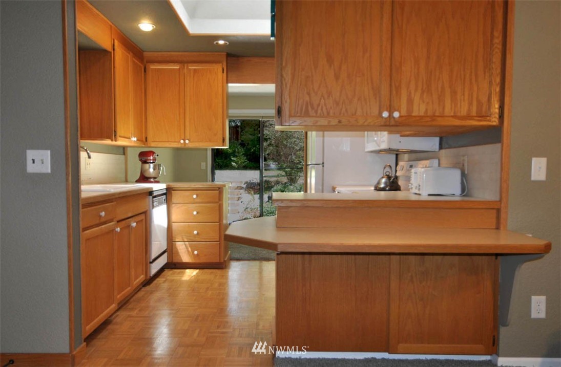 13706 139th Avenue Southeast Renton, WA 98059 - Photo 6 of 18