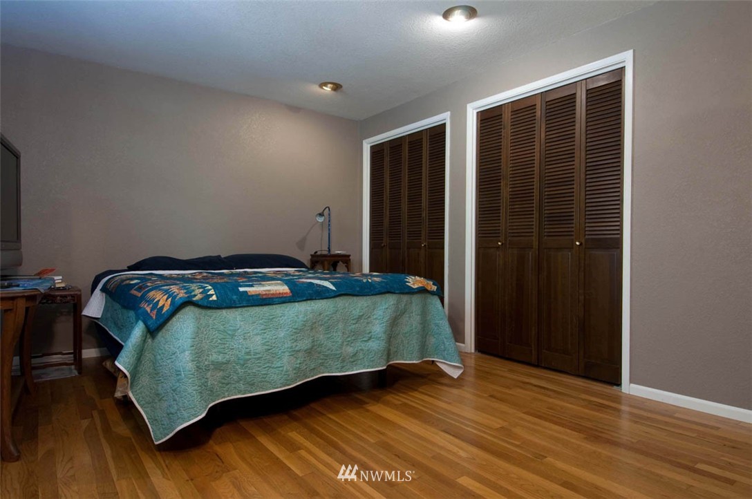 13706 139th Avenue Southeast Renton, WA 98059 - Photo 9 of 18