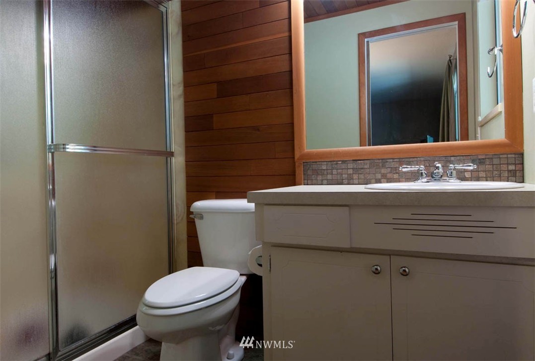 13706 139th Avenue Southeast Renton, WA 98059 - Photo 10 of 18