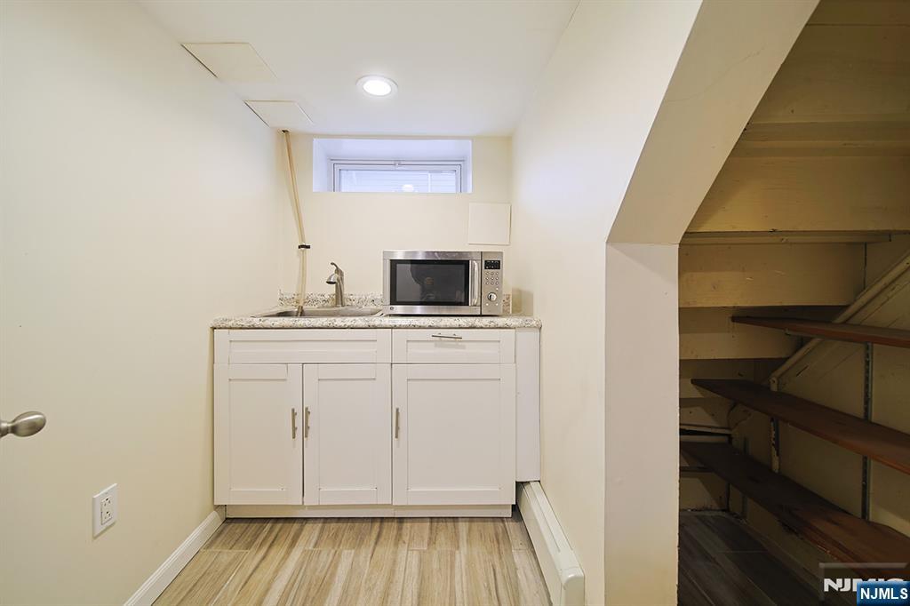 586 Hillside Street Ridgefield, NJ 07657 - Photo 44 of 46