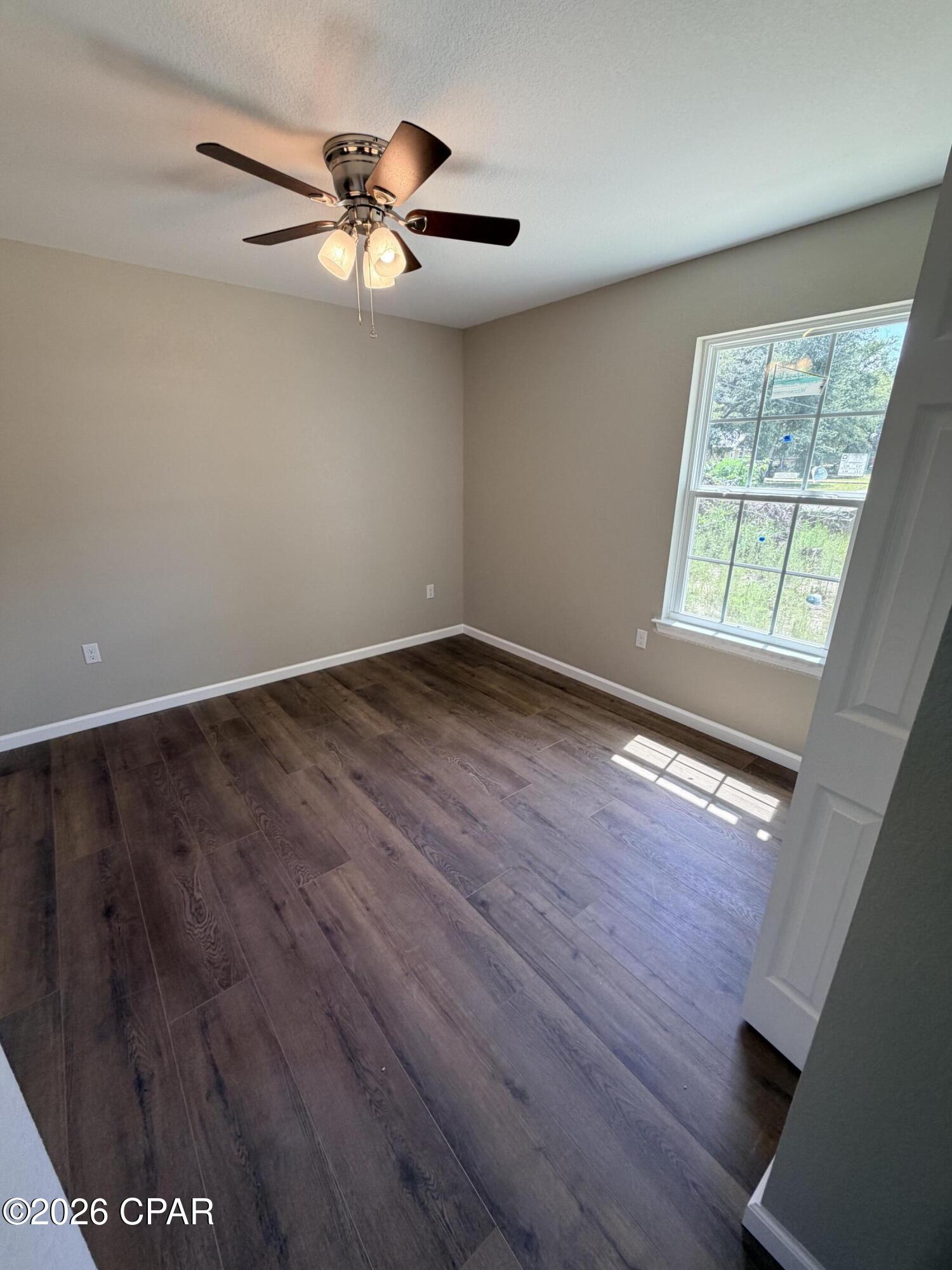 6642 Grande Oak Loop Grand Ridge, FL 32442 - Photo 7 of 9