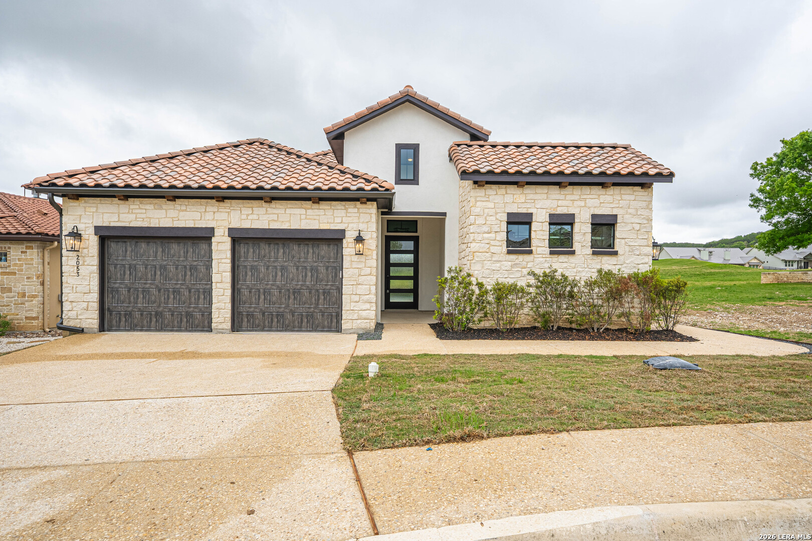 2053 Toscano Way Kerrville, TX 78028 - Photo 2 of 34