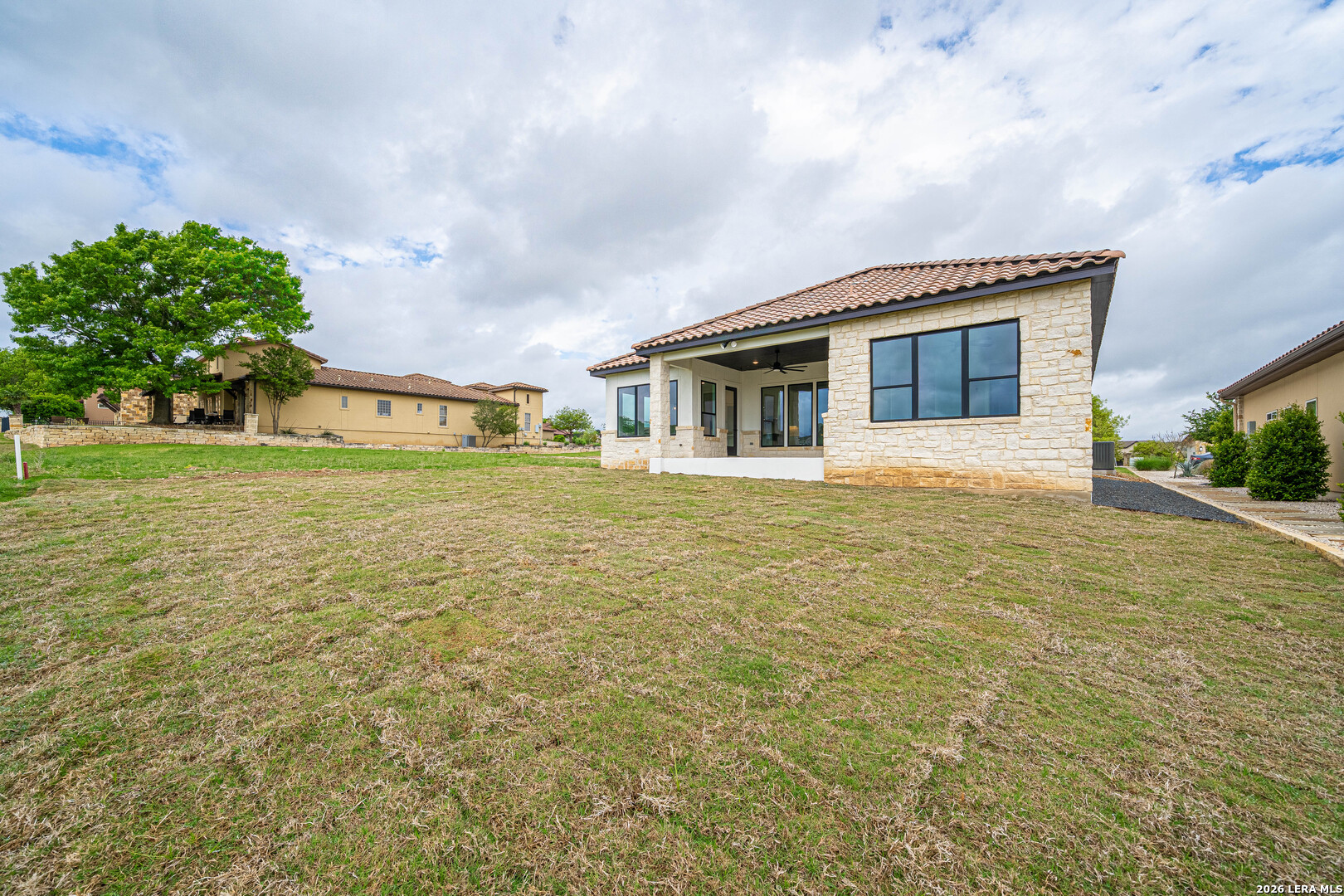 2053 Toscano Way Kerrville, TX 78028 - Photo 3 of 34