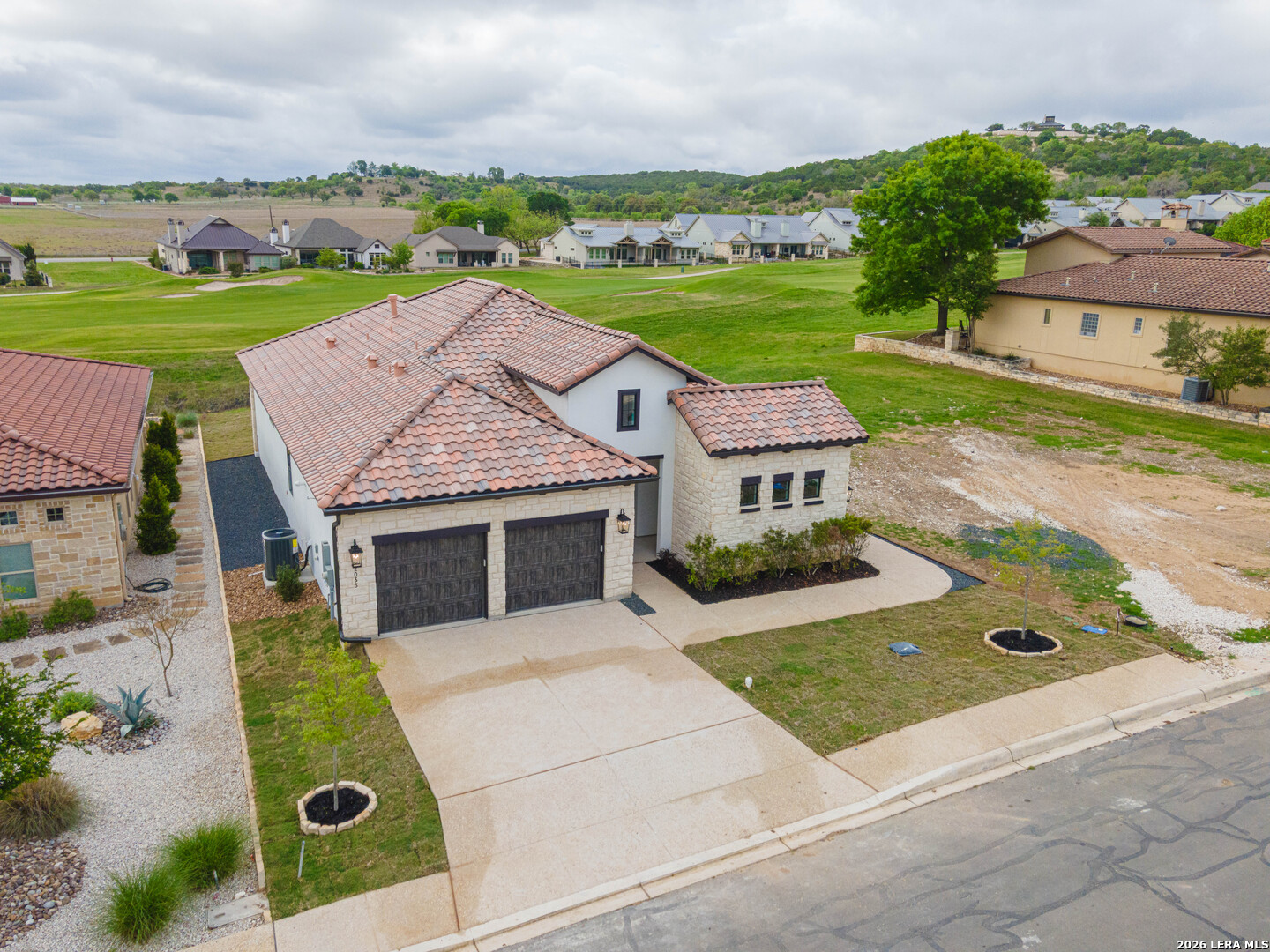 2053 Toscano Way Kerrville, TX 78028 - Photo 4 of 34
