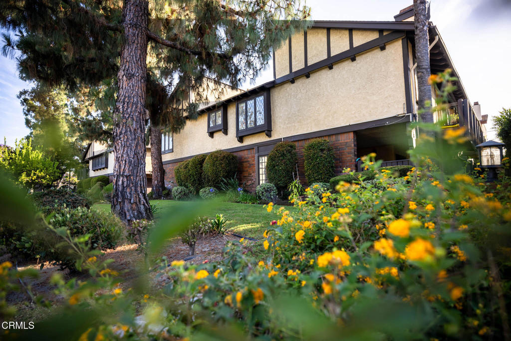503 West Duarte Road, Unit 6 Arcadia, CA 91007 - Photo 4 of 101 503 W Duarte Rd-4191-HDR