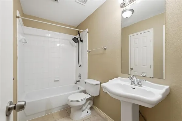 $2,050 | 9229 Chesapeake Lane, McKinney, TX 75071