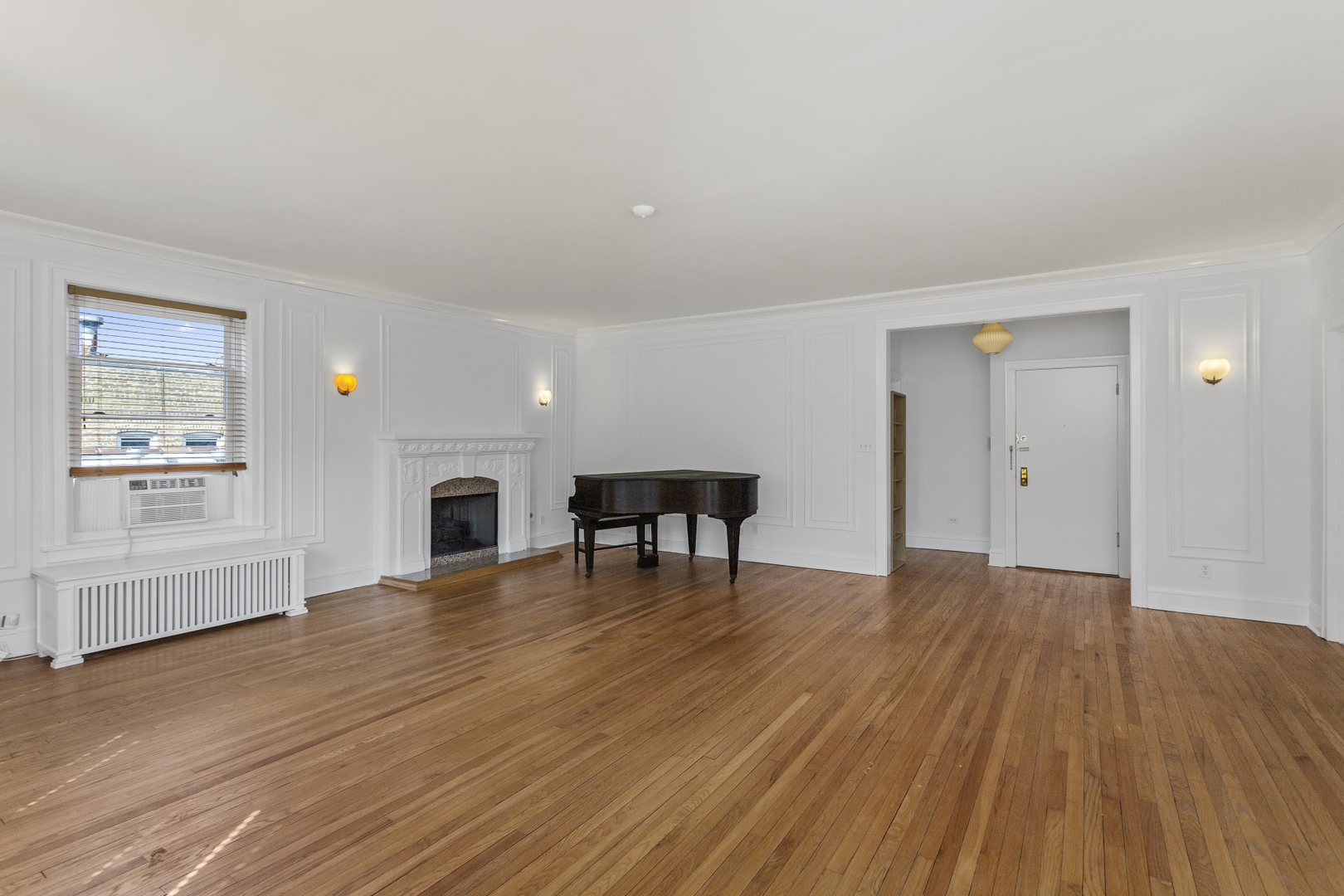 497 Sheridan Road, Unit 3 Evanston, IL 60202 - Photo 3 of 22 Gallery Image 3