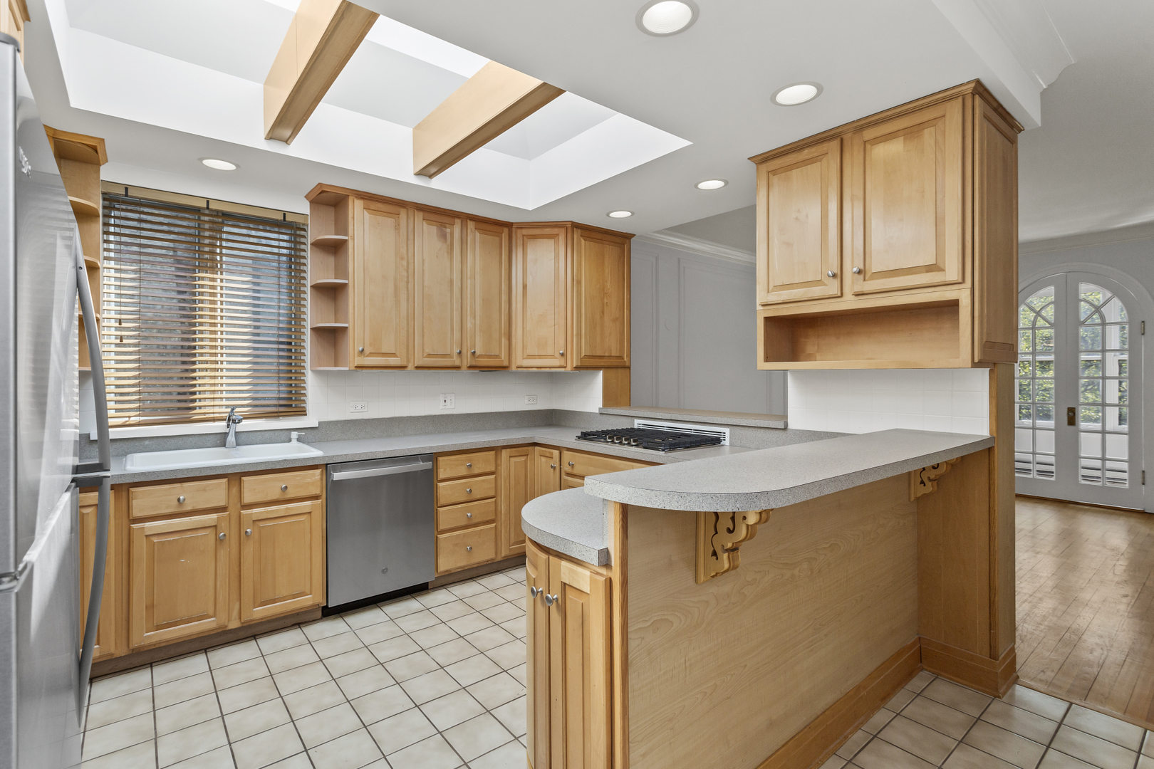 497 Sheridan Road, Unit 3 Evanston, IL 60202 - Photo 7 of 22 Gallery Image 7