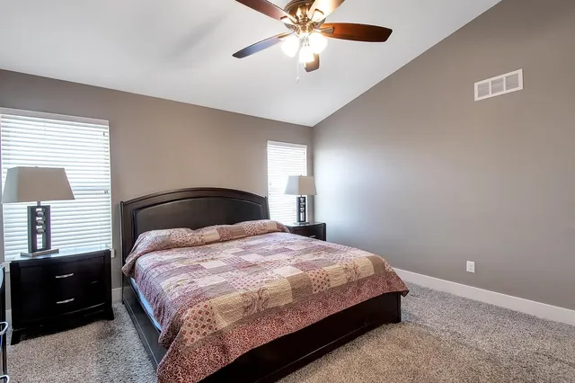 $279,900 | 302 Springlake Court, Newton, KS 67114