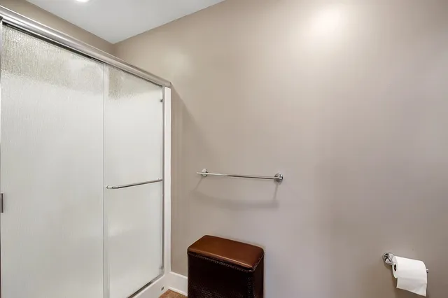 $279,900 | 302 Springlake Court, Newton, KS 67114