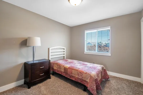 $279,900 | 302 Springlake Court, Newton, KS 67114