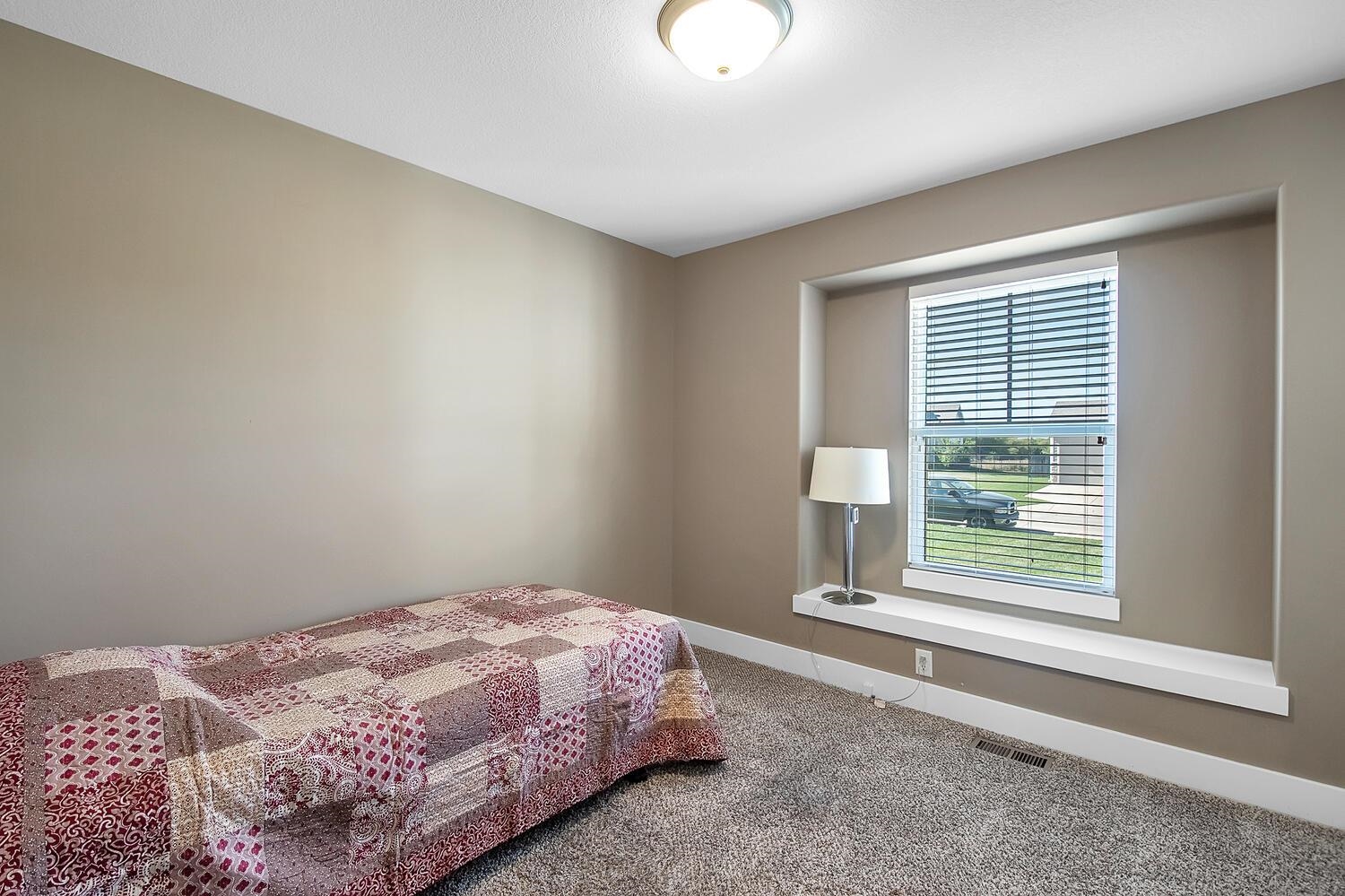 302 Springlake Court Newton, KS 67114 - Photo 25 of 34