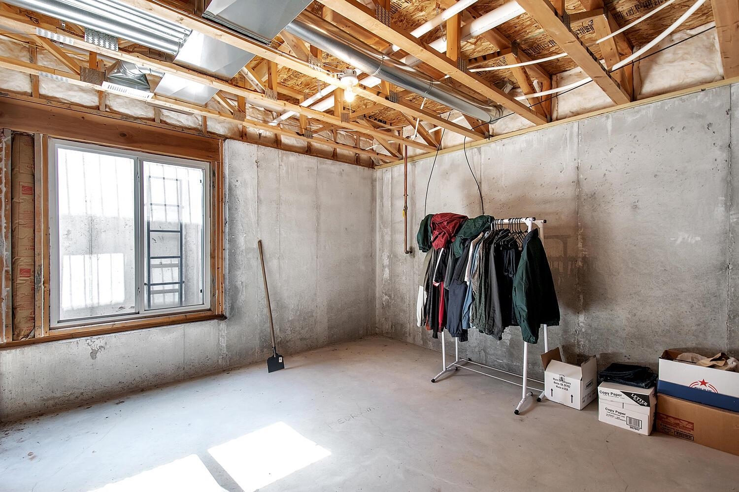 302 Springlake Court Newton, KS 67114 - Photo 29 of 34