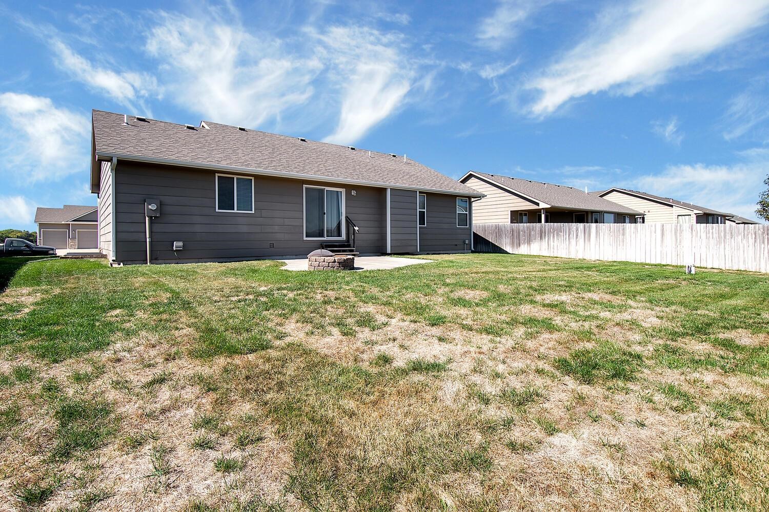 302 Springlake Court Newton, KS 67114 - Photo 32 of 34