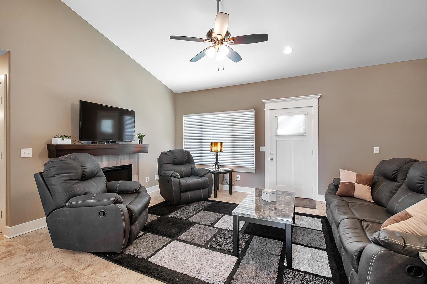 302 Springlake Court Newton, KS 67114 - Photo 6 of 34