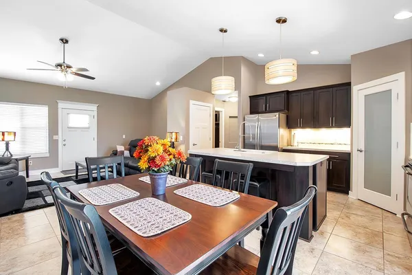 $279,900 | 302 Springlake Court, Newton, KS 67114