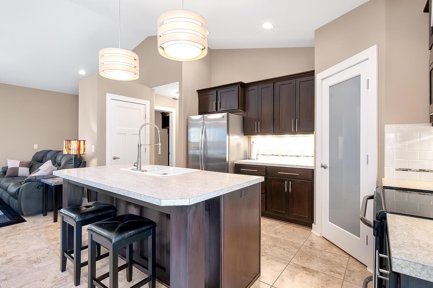 302 Springlake Court Newton, KS 67114 - Photo 10 of 34