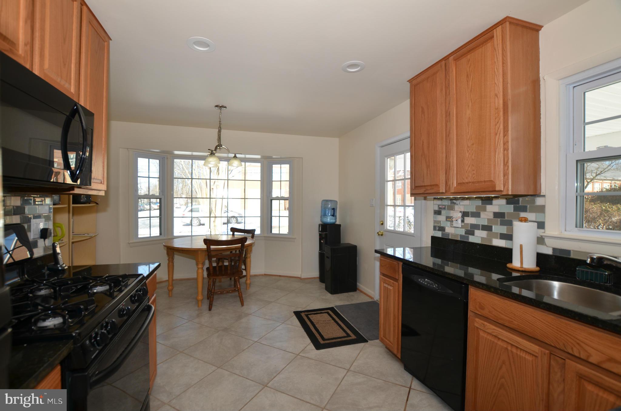 8514 Postoak Road Potomac, MD 20854 - Photo 3 of 15 Kitchen