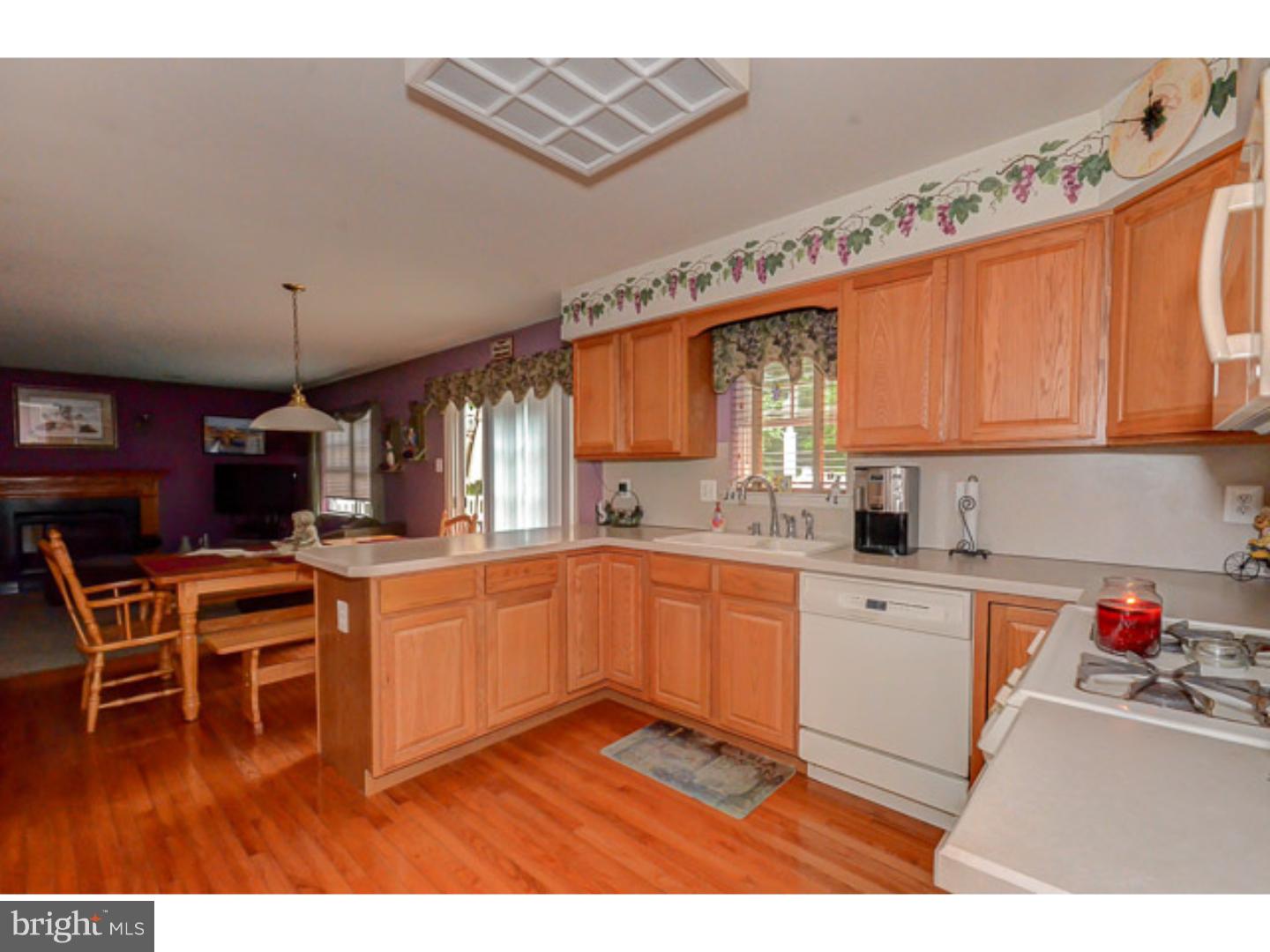 648 Surrey Road Sewell, NJ 08080 - Photo 11 of 25