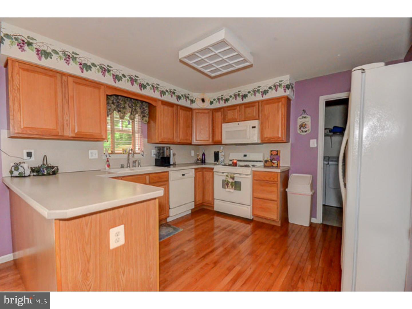 648 Surrey Road Sewell, NJ 08080 - Photo 12 of 25
