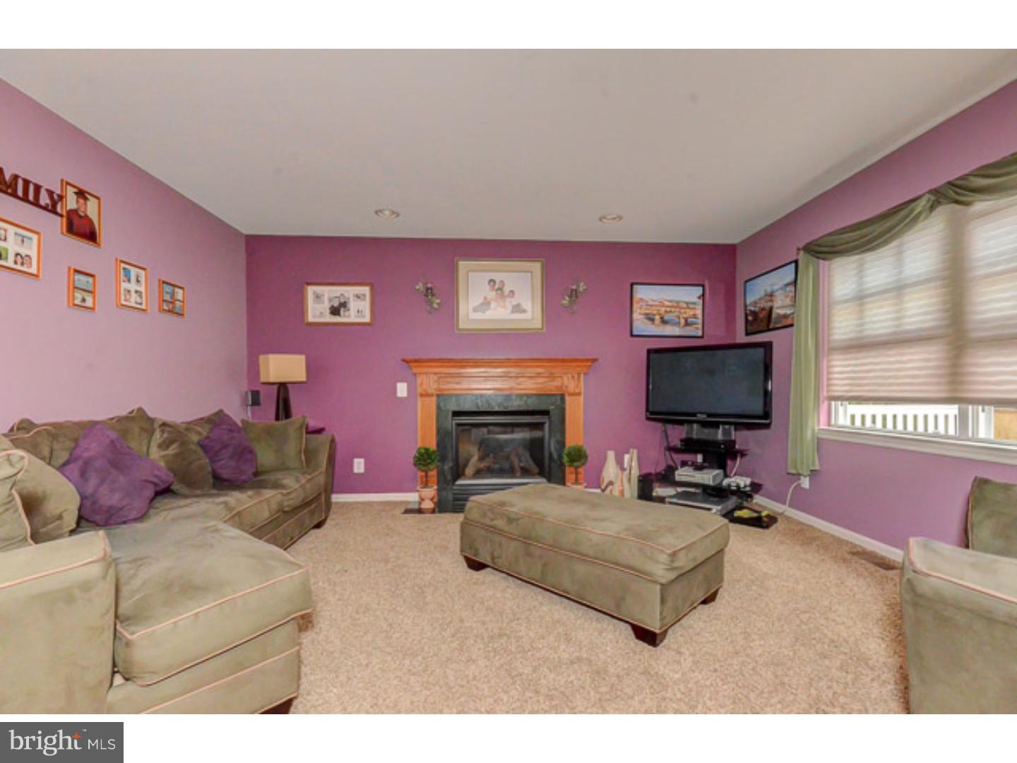 648 Surrey Road Sewell, NJ 08080 - Photo 3 of 25