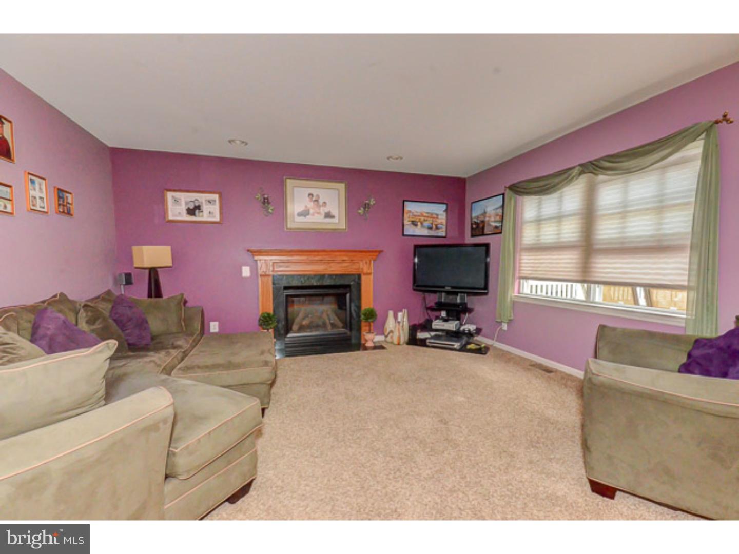 648 Surrey Road Sewell, NJ 08080 - Photo 4 of 25