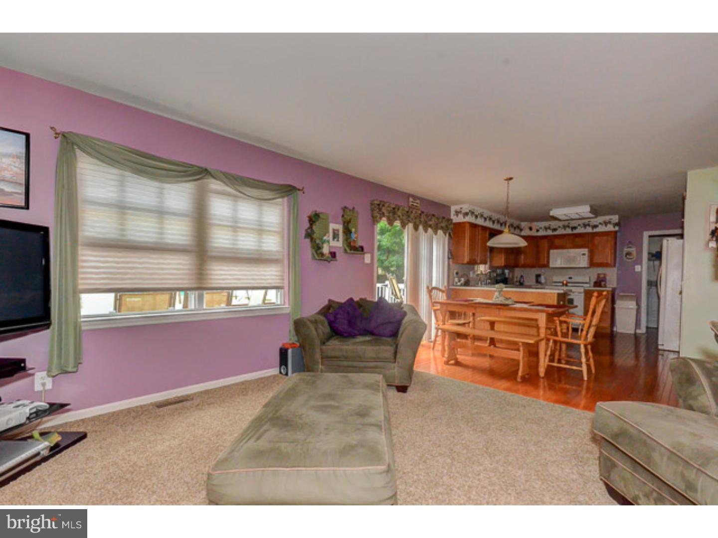648 Surrey Road Sewell, NJ 08080 - Photo 6 of 25
