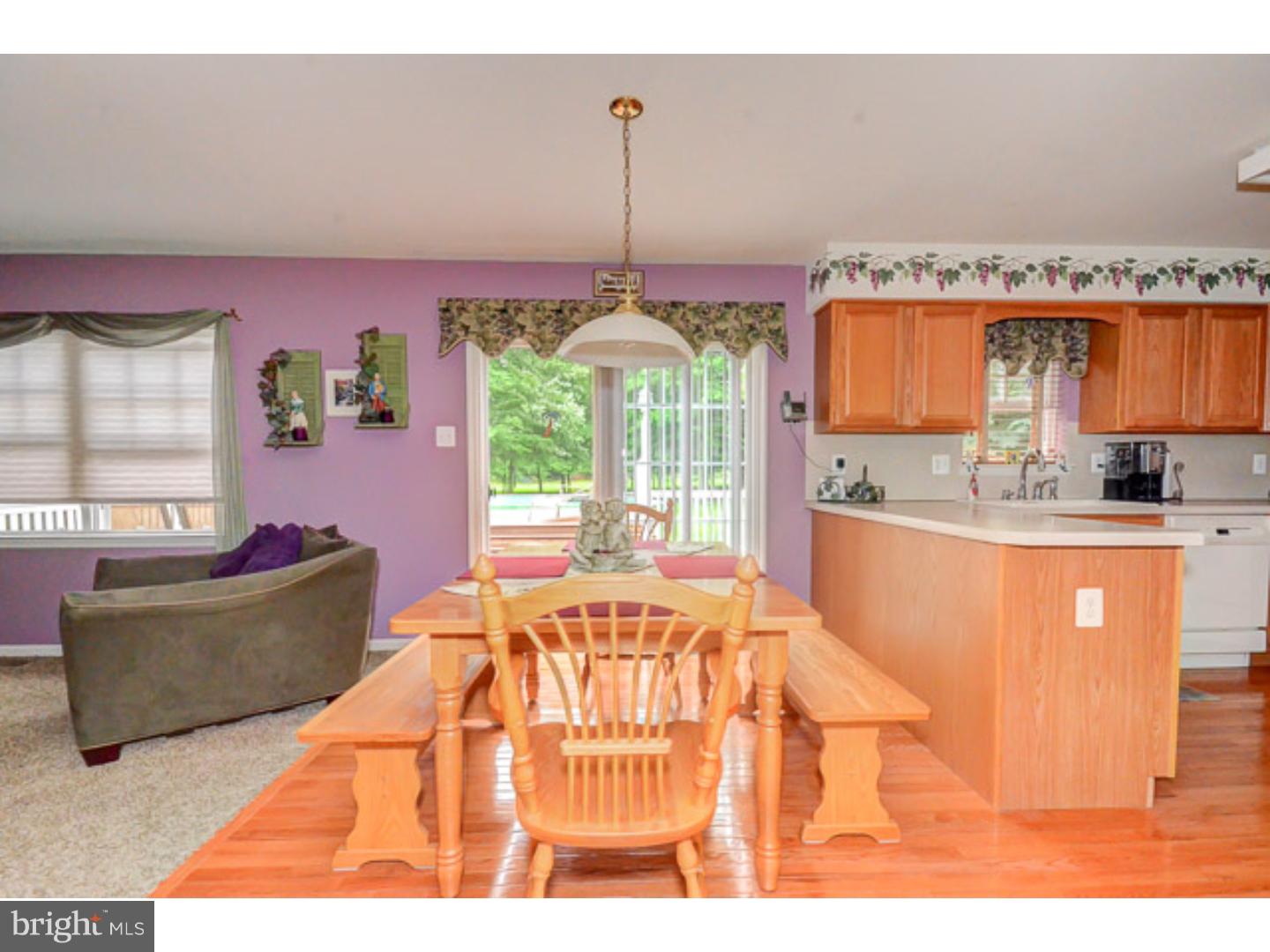 648 Surrey Road Sewell, NJ 08080 - Photo 7 of 25