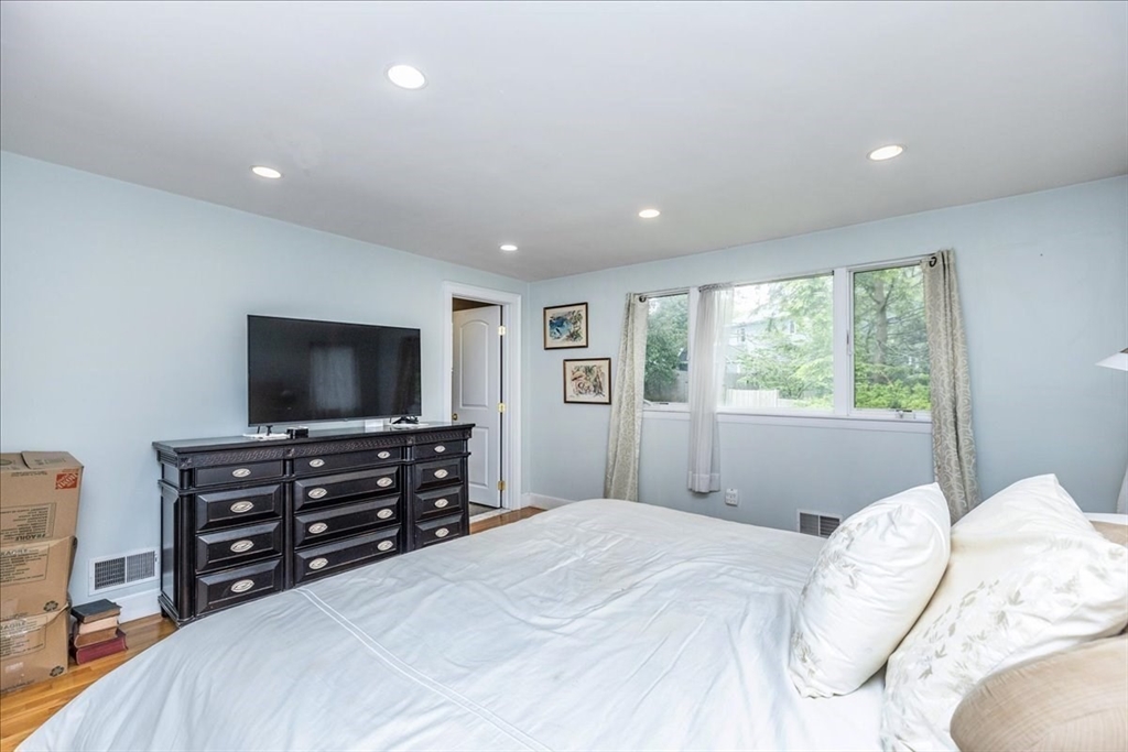 68 Walnut Road Swampscott, MA 01907 - Photo 17 of 41