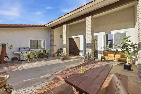 $3,500 | 40555 20th Street West, Palmdale, CA 93551