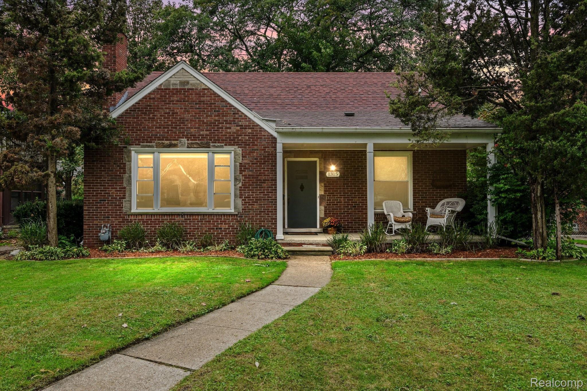 1315 Cadieux Road Grosse Pointe, MI 48230 - Photo 1 of 32 1-web-or-mls-1315 Cadieux Road - Grosse Pointe0002.jpg