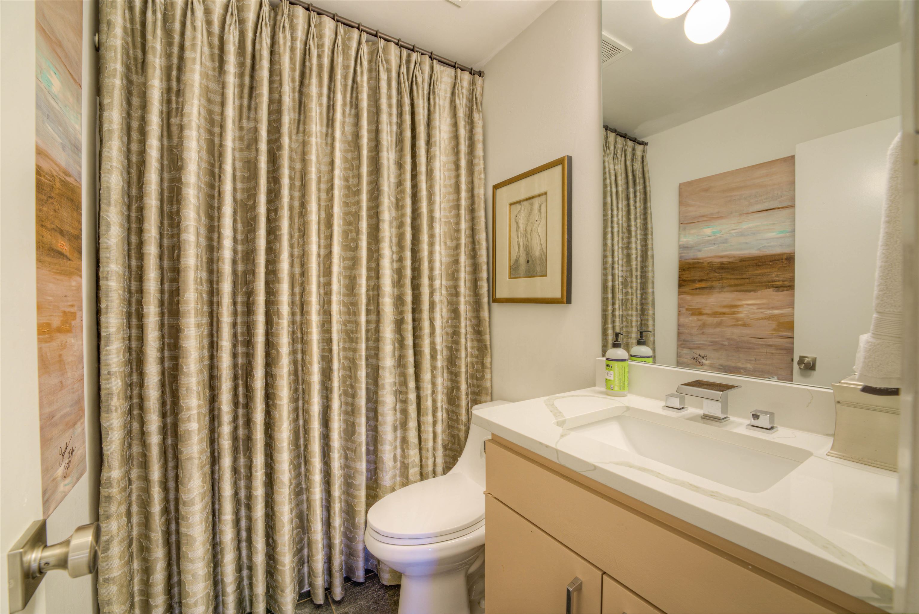 6921 Tangleberry Cove Memphis, TN 38119 - Photo 12 of 39 a bathroom with a sink and toilet