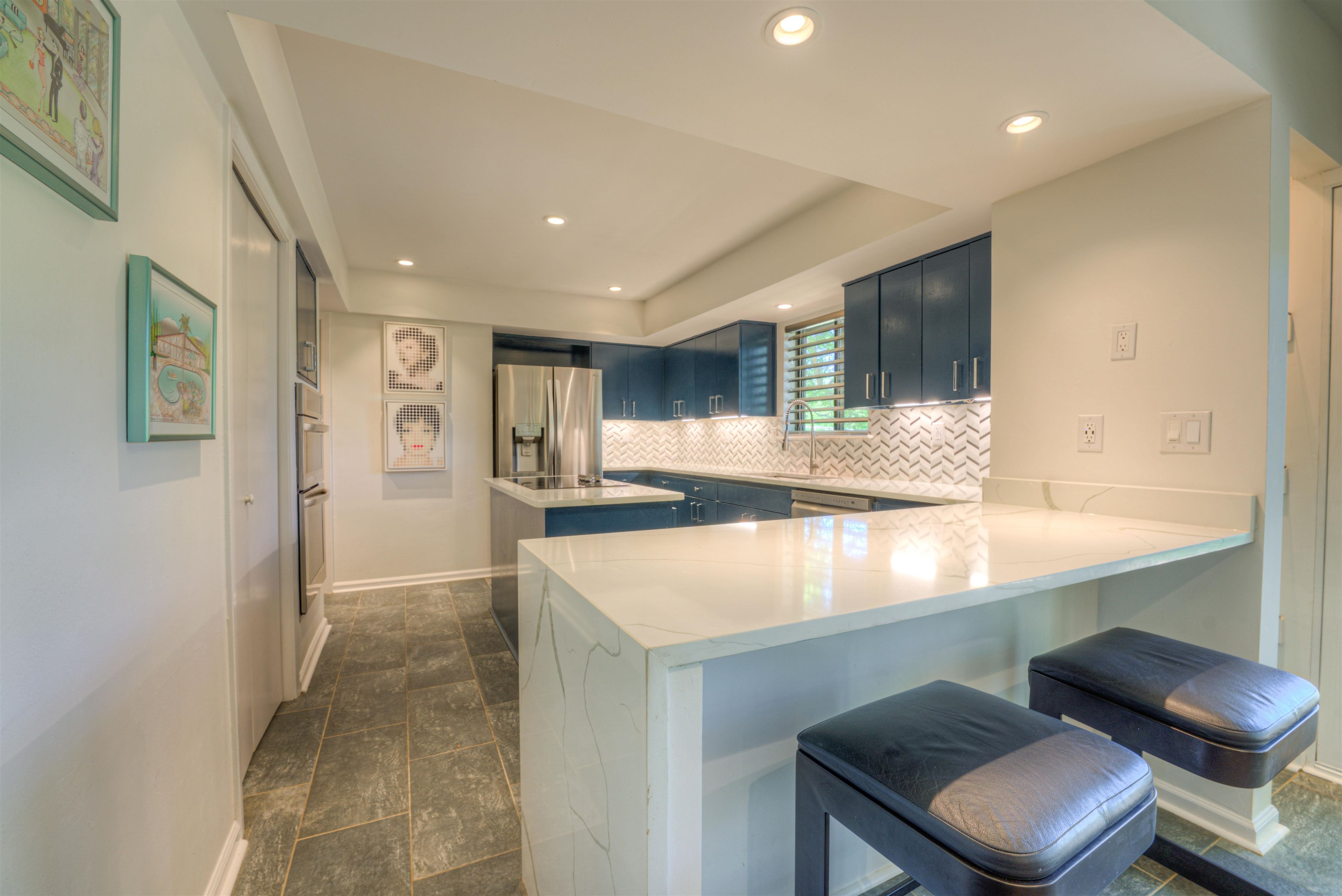 6921 Tangleberry Cove Memphis, TN 38119 - Photo 9 of 39 a kitchen with a table and chairs in it