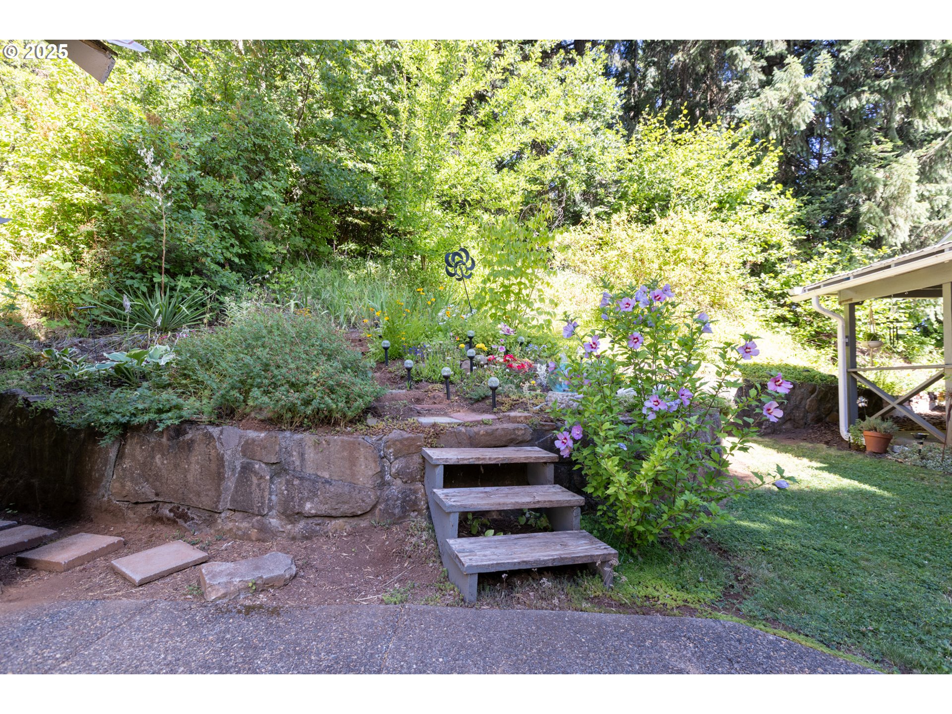 2442 Kingsley Road Hood River, OR 97031 - Photo 38 of 38