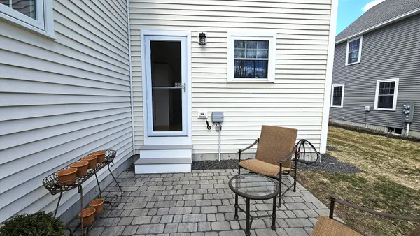 $672,000 | 15 Webhannet Place, Unit 10, Kennebunk, ME 04043