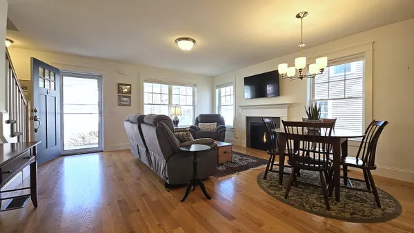 $672,000 | 15 Webhannet Place, Unit 10, Kennebunk, ME 04043